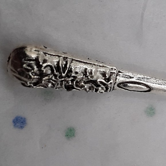 COPY - Negan's Barbed Wire Bat Lucille Walking Dead Zipper Pull Charm Zombies U… - Picture 5 of 5